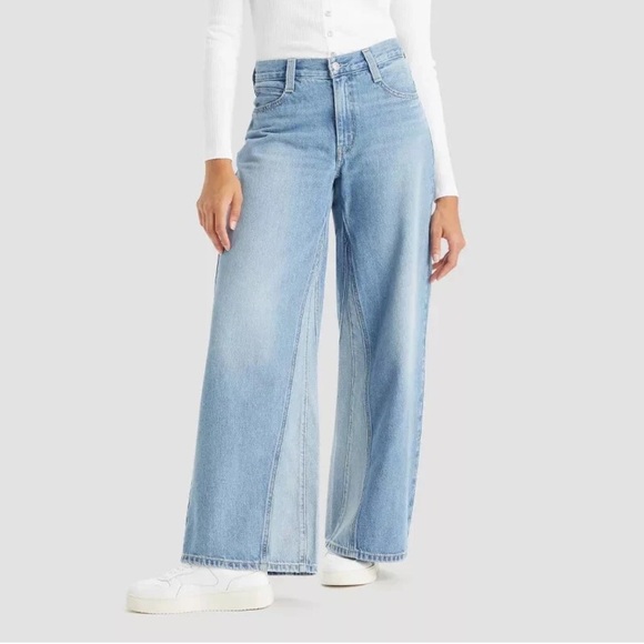 Levi's Denim - Levi's Mid-Rise '94 Baggy Wide Leg Jeans. 100% Cotton. Size 27. Light wash.